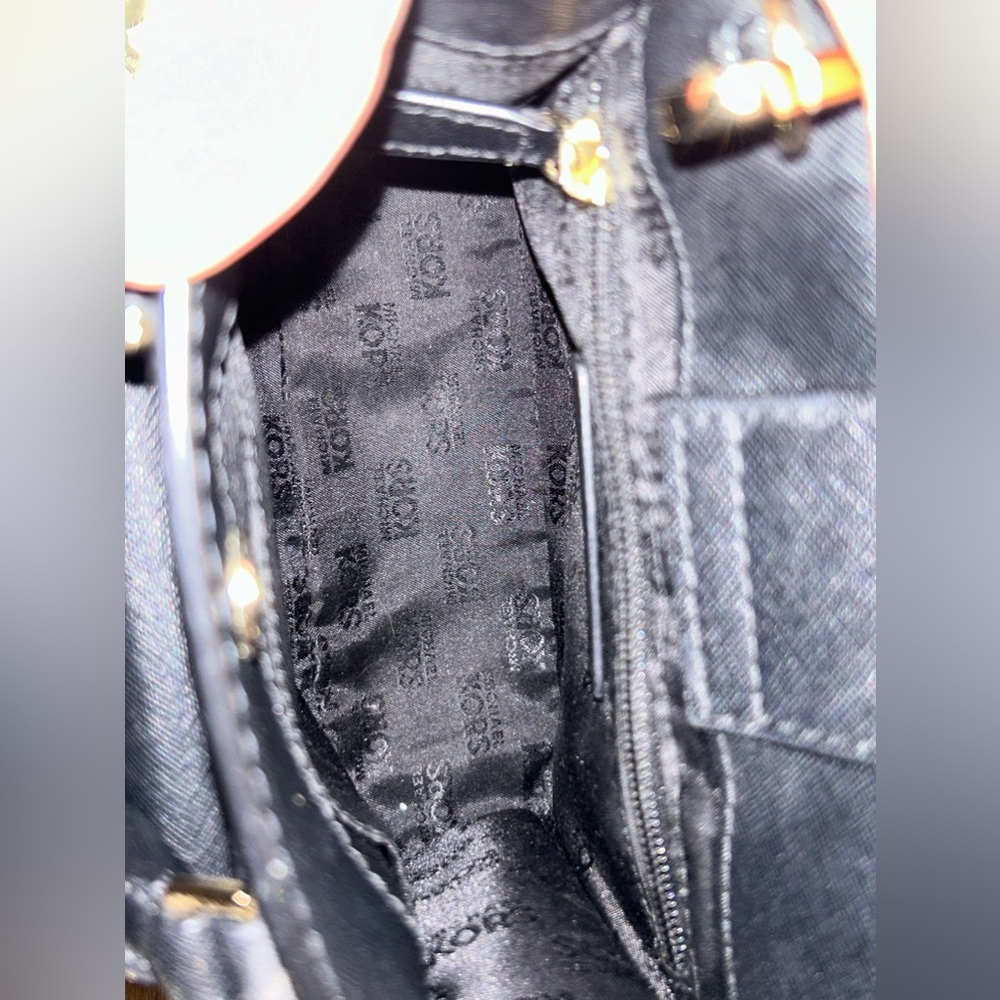 Michael Kors extra small Crossbody - Picture 7 of 9